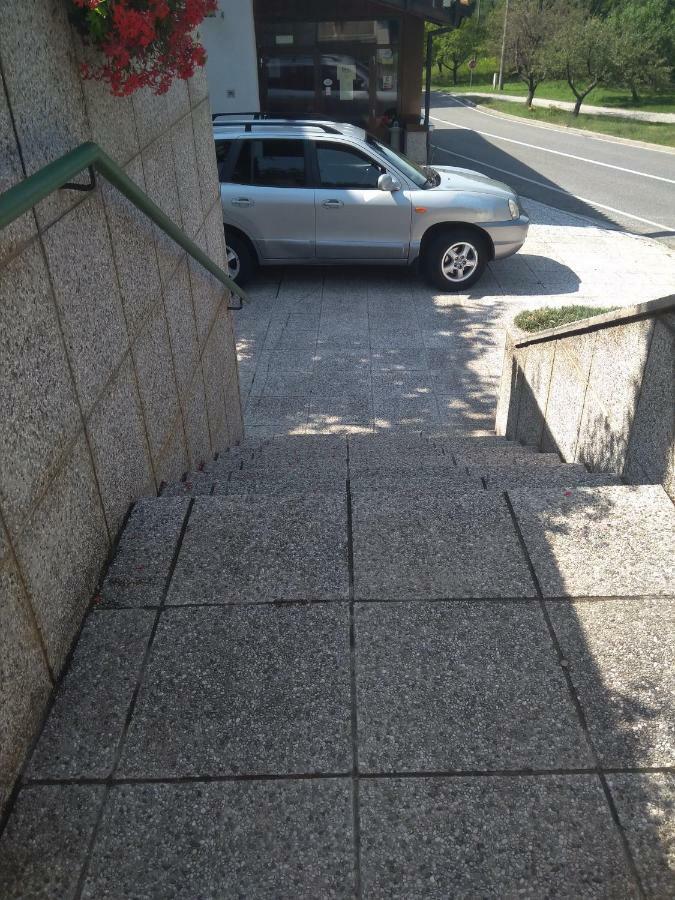 Gostisce Oddih Hotel Solkan Exterior foto